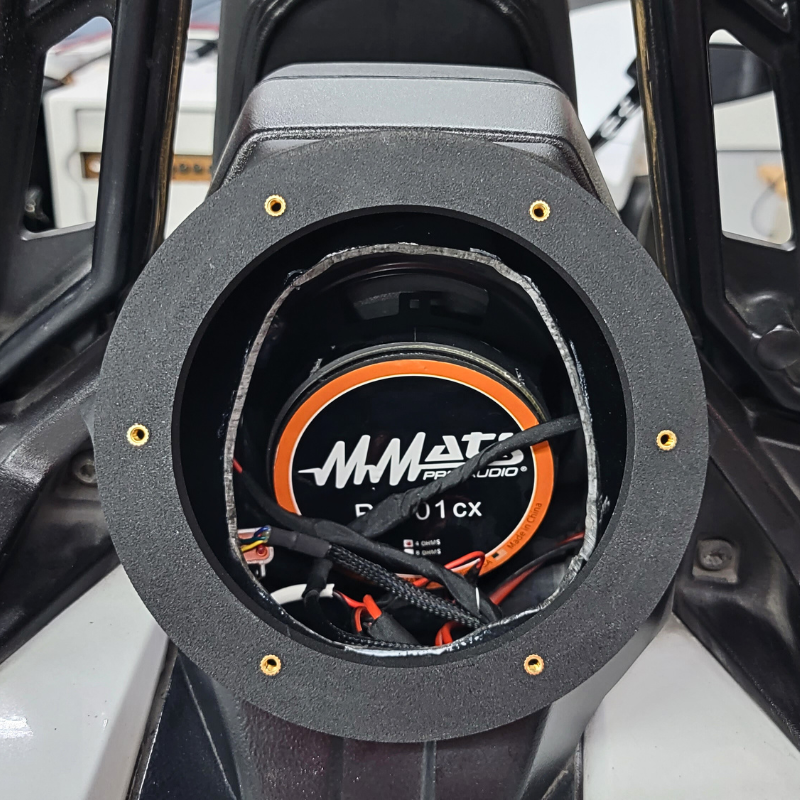 Stereo Installs Six Series Back-Facing Speaker Pods Upgrade Kit