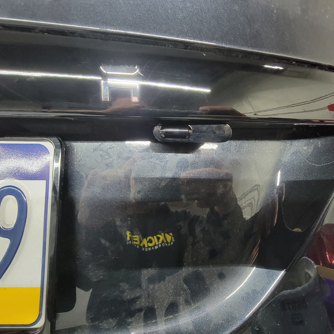 Rear right AL Priority jammer mounted near tail light housing.